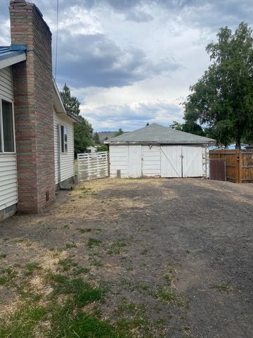 1445 Dayton Street, Klamath Falls, OR 97603