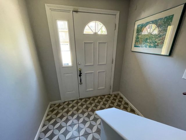 110 Heritage Dr 110, Tewksbury, MA 01876