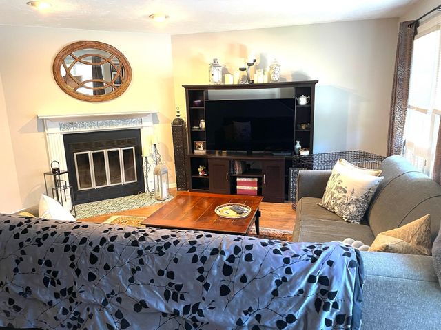 110 Heritage Dr 110, Tewksbury, MA 01876