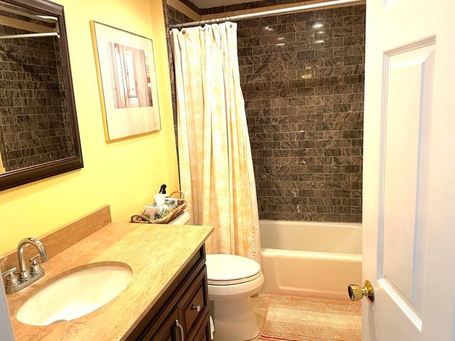 110 Heritage Dr 110, Tewksbury, MA 01876