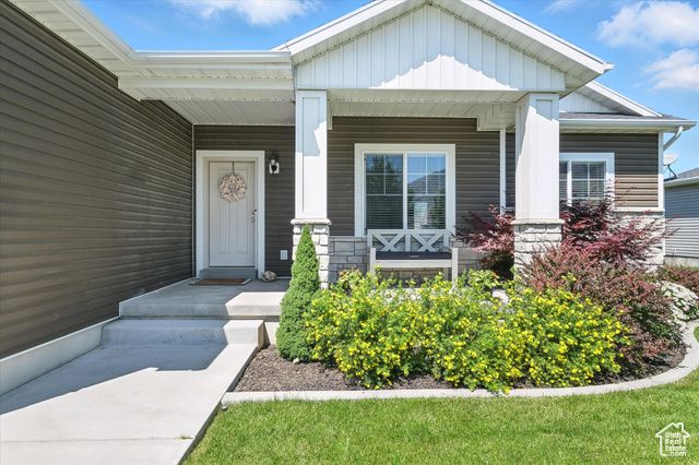 516 S 770 E, Hyrum, UT 84319