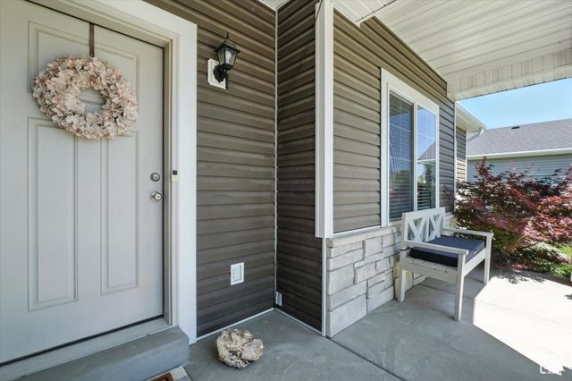 516 S 770 E, Hyrum, UT 84319