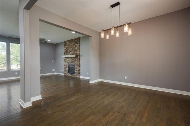 1802 VERBENA Avenue, Greenwood, MO 64034