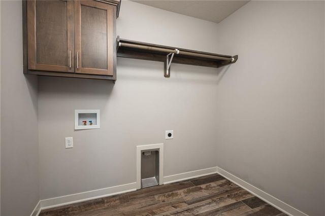 1802 VERBENA Avenue, Greenwood, MO 64034