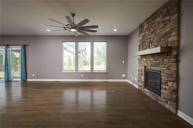 1802 VERBENA Avenue, Greenwood, MO 64034