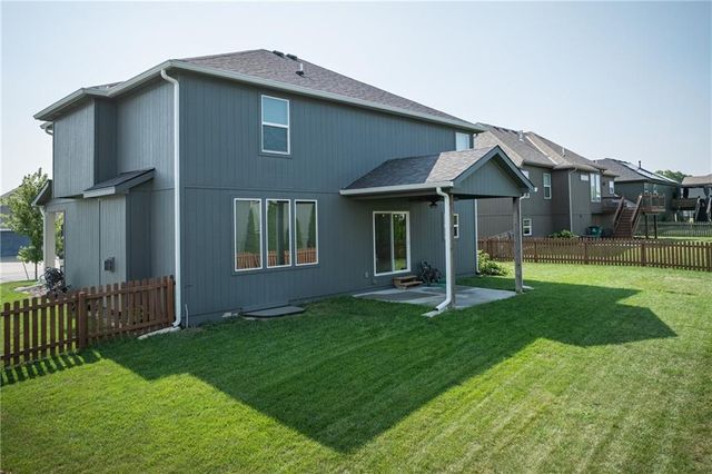 1802 VERBENA Avenue, Greenwood, MO 64034