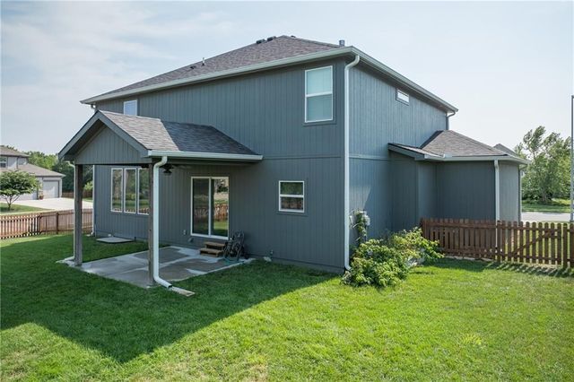 1802 VERBENA Avenue, Greenwood, MO 64034
