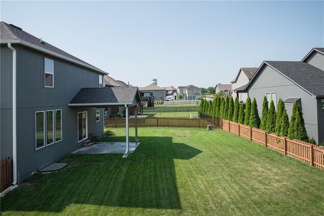 1802 VERBENA Avenue, Greenwood, MO 64034