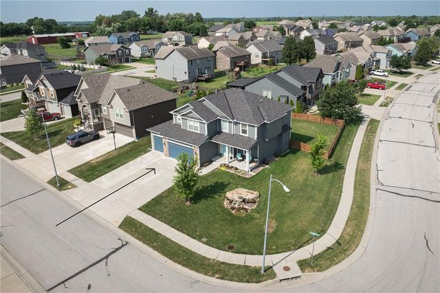 1802 VERBENA Avenue, Greenwood, MO 64034