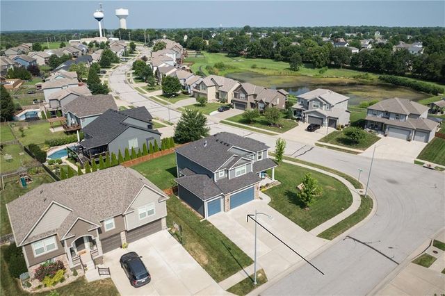 1802 VERBENA Avenue, Greenwood, MO 64034