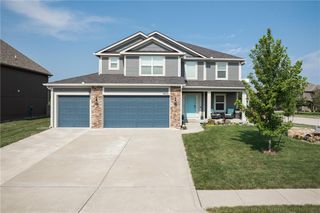 1802 VERBENA Avenue, Greenwood, MO 64034