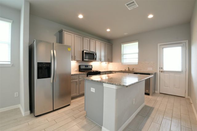 2142 Open Prairie Drive, La Marque, TX 77568
