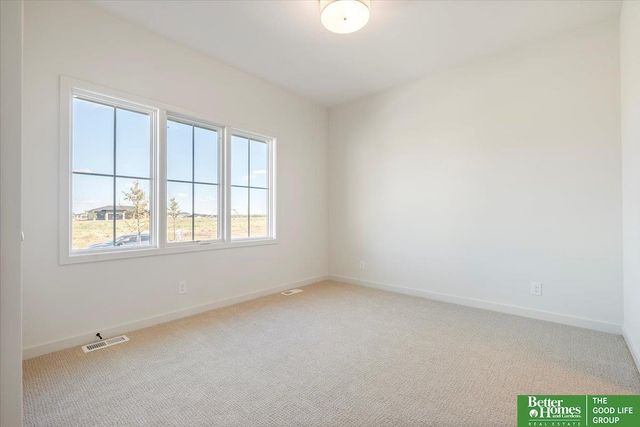 3526 S 218 Street, Elkhorn, NE 68022