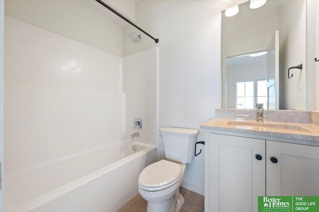 3526 S 218 Street, Elkhorn, NE 68022