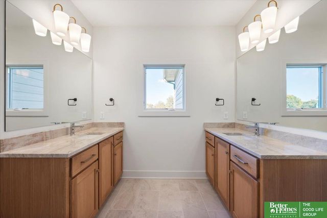 3526 S 218 Street, Elkhorn, NE 68022