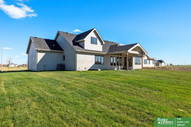 3526 S 218 Street, Elkhorn, NE 68022