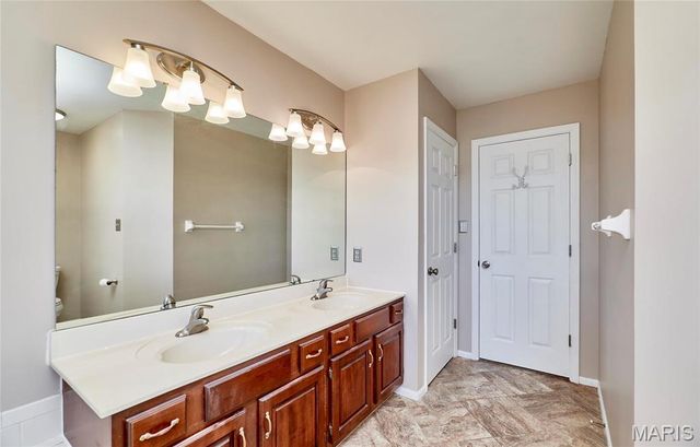 104 Westridge Parc Lane, Ellisville, MO 63021