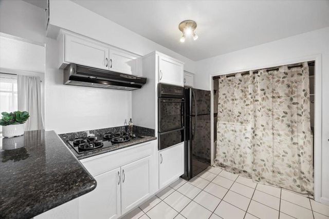 1525 Day Avenue D, San Mateo, CA 94403