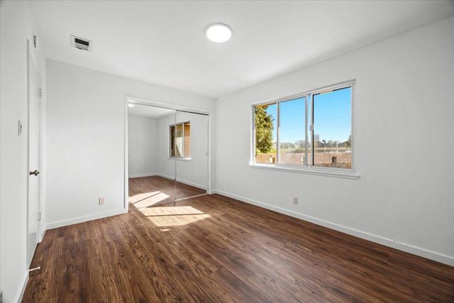 1525 Day Avenue D, San Mateo, CA 94403