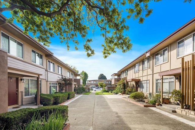 1525 Day Avenue D, San Mateo, CA 94403