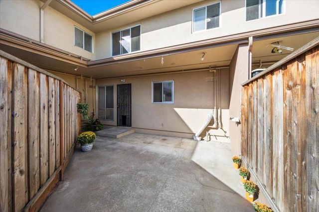 1525 Day Avenue D, San Mateo, CA 94403