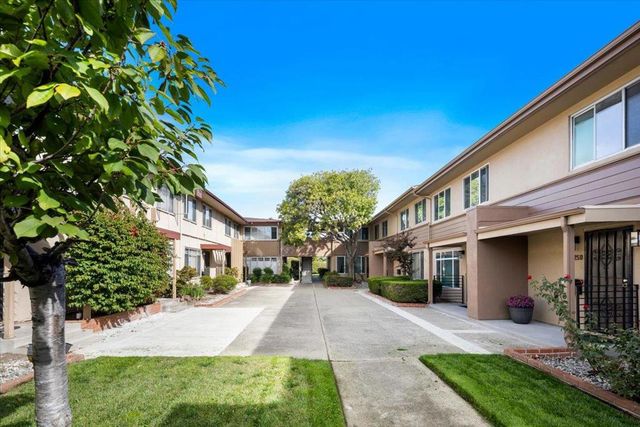 1525 Day Avenue D, San Mateo, CA 94403