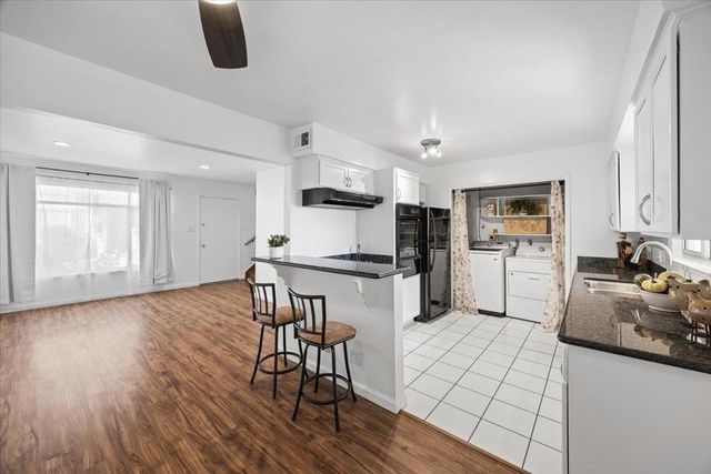 1525 Day Avenue D, San Mateo, CA 94403