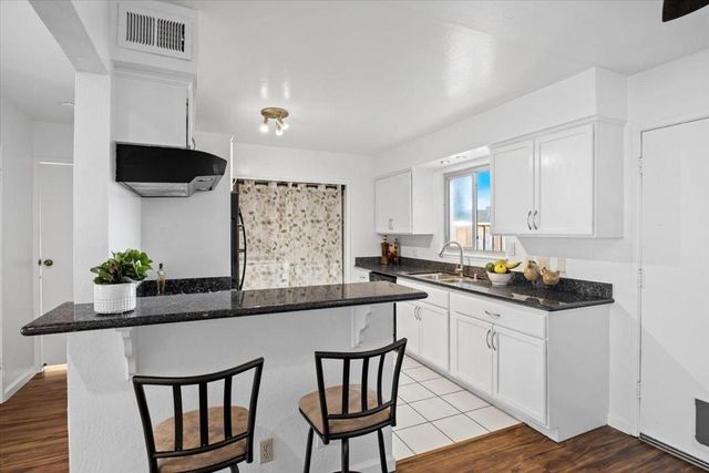 1525 Day Avenue D, San Mateo, CA 94403