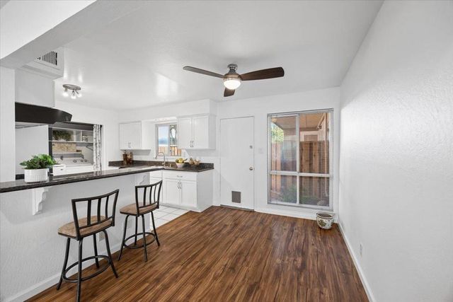 1525 Day Avenue D, San Mateo, CA 94403