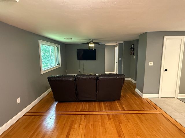 62 Piehl Ave, Worcester, MA 01606