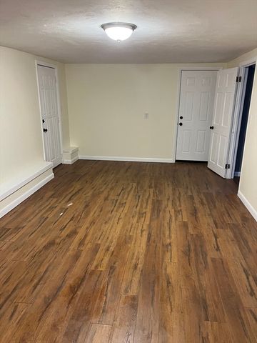 62 Piehl Ave, Worcester, MA 01606