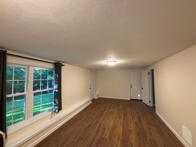 62 Piehl Ave, Worcester, MA 01606