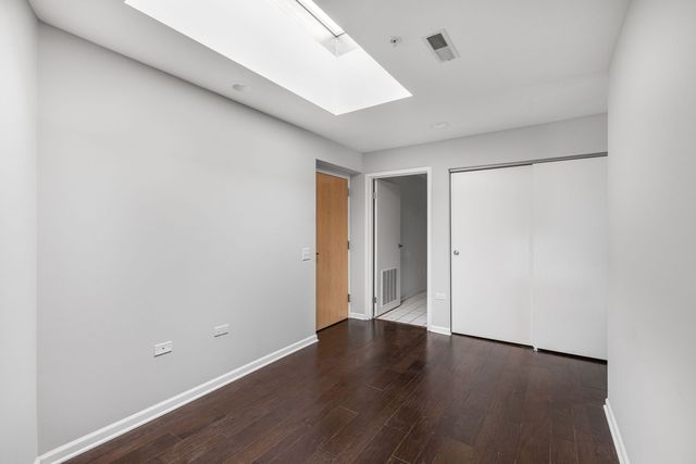 1800 Dewes Street 310, Glenview, IL 60025