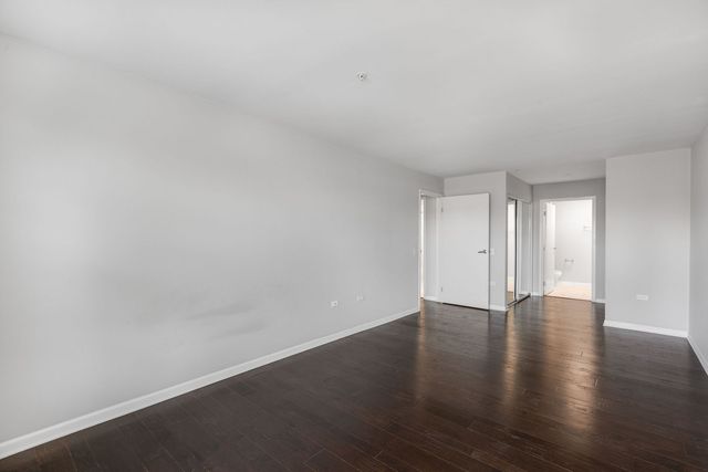 1800 Dewes Street 310, Glenview, IL 60025