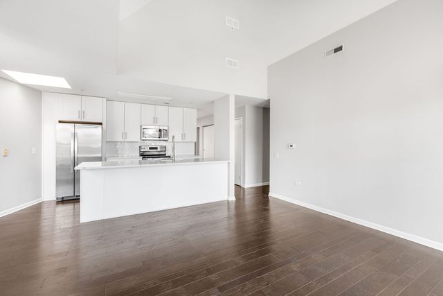 1800 Dewes Street 310, Glenview, IL 60025