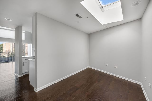 1800 Dewes Street 310, Glenview, IL 60025