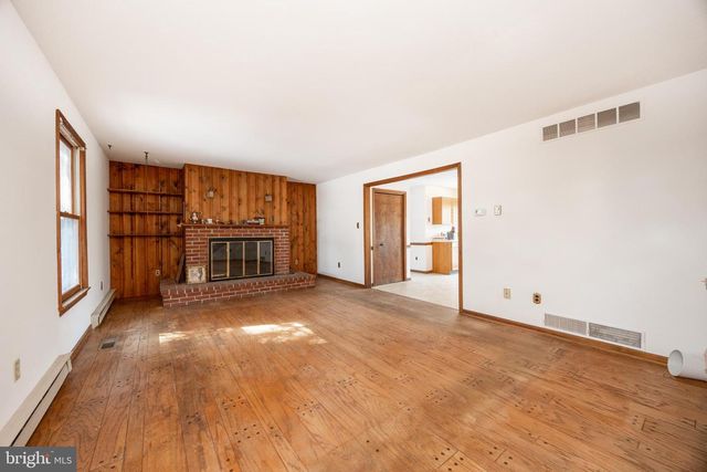 906 HEATHER LN, Phoenixville, PA 19460