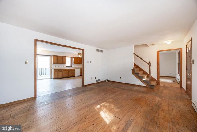 906 HEATHER LN, Phoenixville, PA 19460