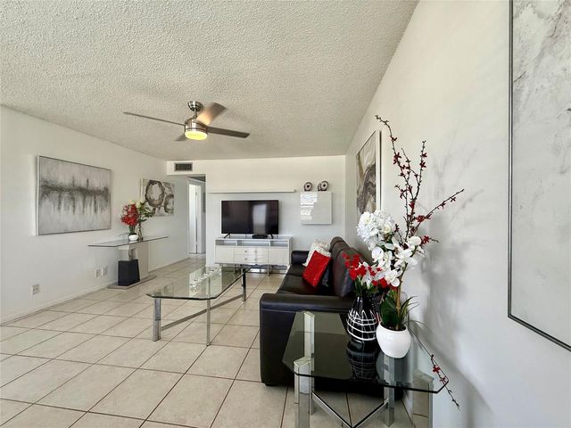 144 Farnham F 144, Deerfield Beach, FL 33442