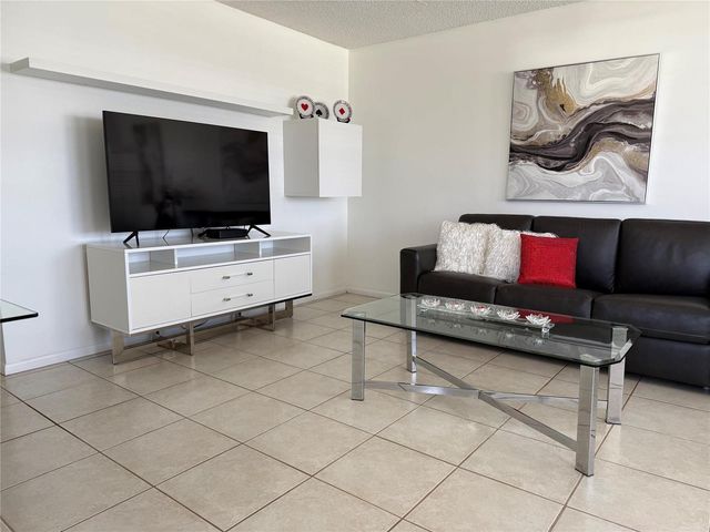 144 Farnham F 144, Deerfield Beach, FL 33442