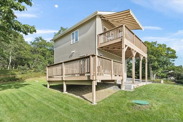 96 Treetops Trail, Bloomingburg, NY 12721