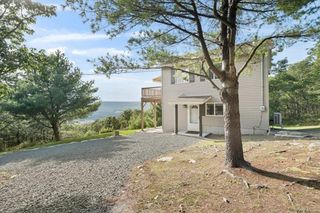 96 Treetops Trail, Bloomingburg, NY 12721