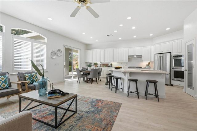 611 Rogers Cir, Folsom, CA 95630