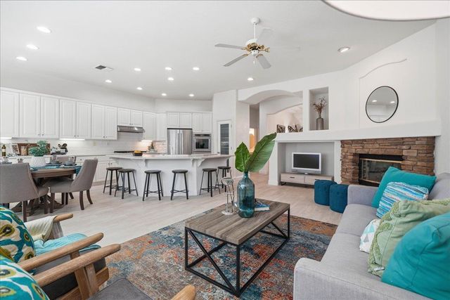 611 Rogers Cir, Folsom, CA 95630