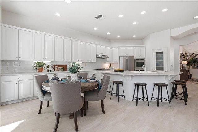 611 Rogers Cir, Folsom, CA 95630