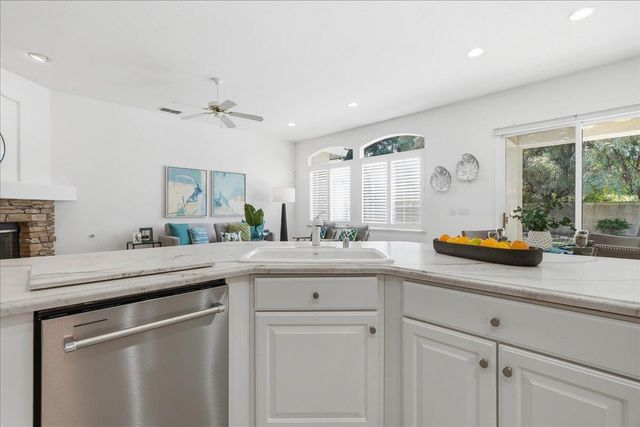 611 Rogers Cir, Folsom, CA 95630