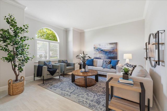 611 Rogers Cir, Folsom, CA 95630