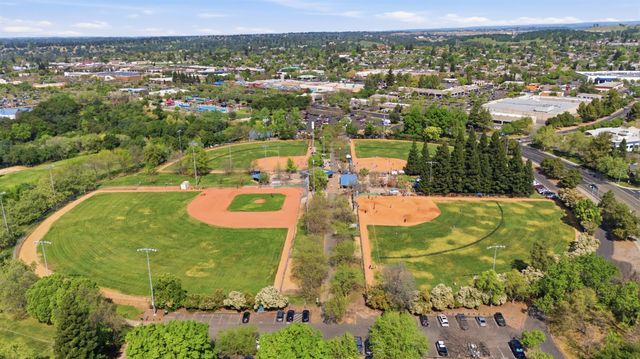 611 Rogers Cir, Folsom, CA 95630