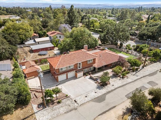1008 Alamosa Drive, Claremont, CA 91711