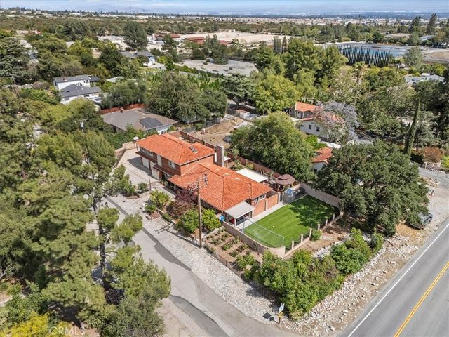 1008 Alamosa Drive, Claremont, CA 91711